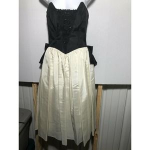 JESSICA McCLINTOCK Gunne Sax Strapless Dress